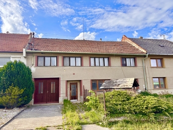 Přední pohled z ulice 2 - Prodej domu 150 m², Čelčice