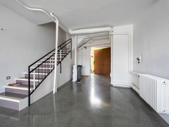 Průjezd se schodištěm VIZUALIZACE - Prodej domu 150 m², Čelčice