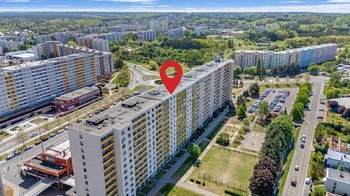 Pohled na dům - Prodej bytu 1+1 v osobním vlastnictví 41 m², Hradec Králové