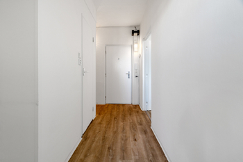 Chodba bytu - Prodej bytu 1+1 v osobním vlastnictví 41 m², Hradec Králové