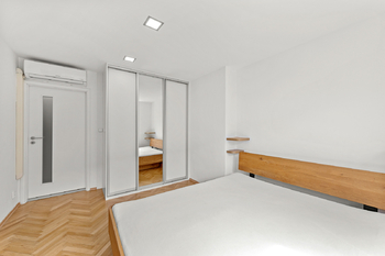Prodej bytu 3+kk v osobním vlastnictví 60 m², Praha 10 - Vršovice