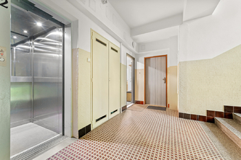 Prodej bytu 3+kk v osobním vlastnictví 60 m², Praha 10 - Vršovice