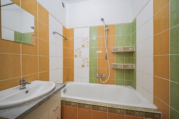 Prodej světlého bytu s balkonem, 56 m², Tovární, Olomouc – Hodolany - Prodej bytu 2+1 v osobním vlastnictví 56 m², Olomouc