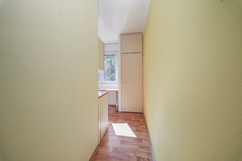 Prodej světlého bytu s balkonem, 56 m², Tovární, Olomouc – Hodolany - Prodej bytu 2+1 v osobním vlastnictví 56 m², Olomouc
