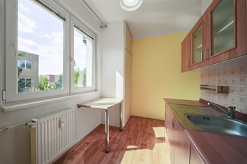 Prodej světlého bytu s balkonem, 56 m², Tovární, Olomouc – Hodolany - Prodej bytu 2+1 v osobním vlastnictví 56 m², Olomouc