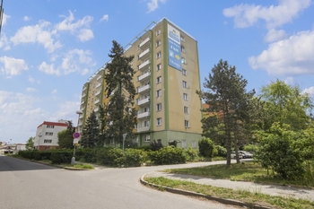 Prodej světlého bytu s balkonem, 56 m², Tovární, Olomouc – Hodolany - Prodej bytu 2+1 v osobním vlastnictví 56 m², Olomouc