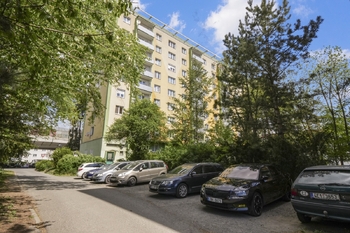 Prodej světlého bytu s balkonem, 56 m², Tovární, Olomouc – Hodolany - Prodej bytu 2+1 v osobním vlastnictví 56 m², Olomouc