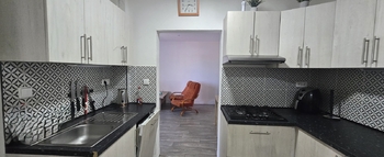 byt 3+1 - Prodej nájemního (činžovního) domu 360 m², Vejprty