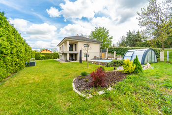 Prodej domu 224 m², Račice