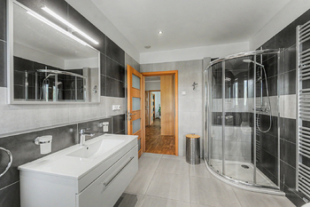 Prodej domu 224 m², Račice