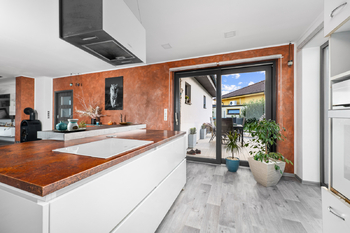 Výhled na terasu - Prodej domu 136 m², Srubec