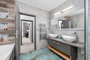 Koupelna - Prodej domu 136 m², Srubec