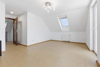 Pronájem domu 210 m², Jenišov