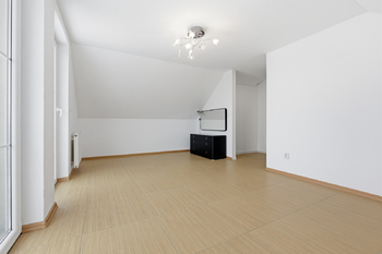 Pronájem domu 210 m², Jenišov