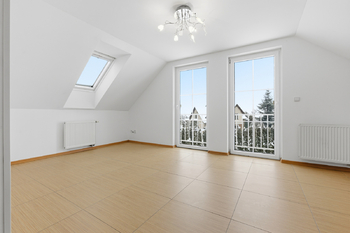 Pronájem domu 210 m², Jenišov