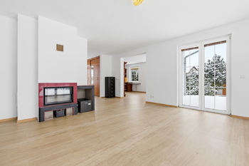 Pronájem domu 210 m², Jenišov