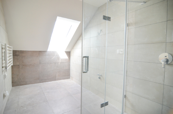 koupelna v podkroví - Prodej domu 133 m², Hodonín