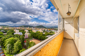 Výhled z druhé lodžie - Prodej bytu 3+1 v osobním vlastnictví 70 m², Most