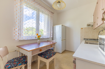 Kuchyně - Pronájem bytu 2+1 v družstevním vlastnictví 53 m², Praha 6 - Břevnov