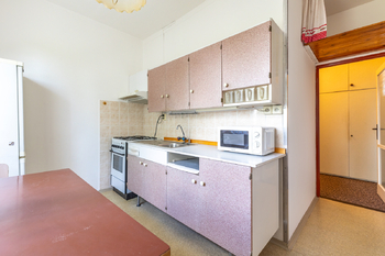 Kuchyně - Pronájem bytu 2+1 v družstevním vlastnictví 53 m², Praha 6 - Břevnov