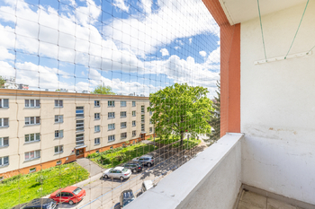 Pohled z lodžie - Pronájem bytu 2+1 v družstevním vlastnictví 53 m², Praha 6 - Břevnov