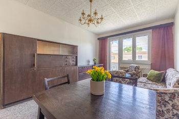 Obývací pokoj - Pronájem bytu 2+1 v družstevním vlastnictví 53 m², Praha 6 - Břevnov