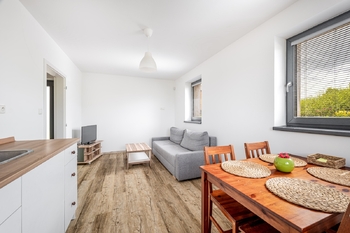 byt 2+kk obývací pokoj s kuchyní - Prodej domu 196 m², Třeboň