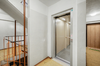 Prodej bytu 3+kk v osobním vlastnictví 66 m², Praha 10 - Petrovice