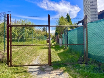 Vstupní uzamykatelná brána - Prodej chaty / chalupy 16 m², Vyškov