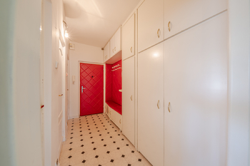 Vstupní chodba - Prodej bytu 3+1 v osobním vlastnictví 61 m², Šumperk