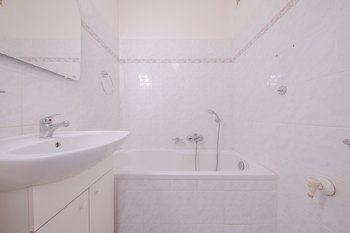 Koupelna - Prodej bytu 3+1 v osobním vlastnictví 61 m², Šumperk