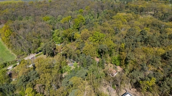 Pohled z drohu na pozemek - Prodej pozemku 2247 m², Hradištko
