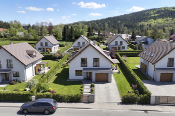 Prodej pozemku 5624 m², Pozlovice