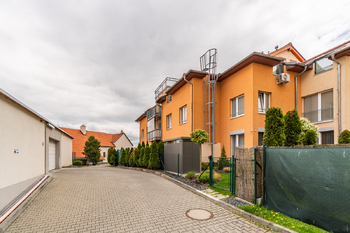 Prodej bytu 3+kk v osobním vlastnictví 91 m², Praha 4 - Újezd u Průhonic