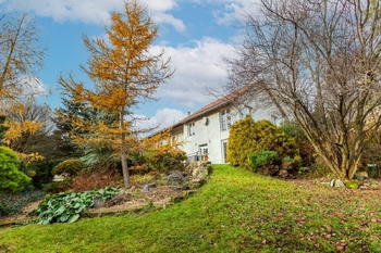 Pohled na dům ze zahrady - Prodej domu 162 m², Přestavlky