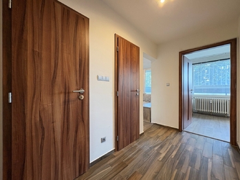 Chodba - Pronájem bytu 2+kk v osobním vlastnictví 65 m², Praha 8 - Bohnice