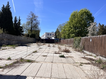 Prodej pozemku 954 m², Praha 9 - Satalice