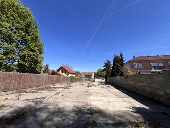 Prodej pozemku 954 m², Praha 9 - Satalice