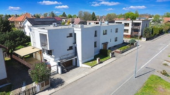 Pohled na rodinný dům - Prodej domu 285 m², Poděbrady 
