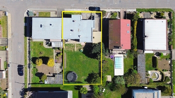 Pohled na rodinný dům se zahradou - Prodej domu 285 m², Poděbrady