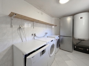 Prodej domu 130 m², Místo