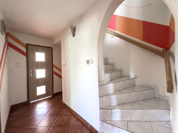 Prodej domu 130 m², Místo