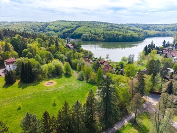 Prodej pozemku 2549 m², Jevany