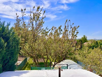 Pohled z chatky na zahradu - Prodej pozemku 363 m², Vyškov
