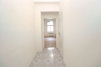Pronájem bytu 1+1 v osobním vlastnictví 39 m², Praha 2 - Nusle