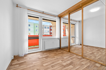 Byt 4+1 v Blatné – ložnice - Prodej bytu 4+1 v osobním vlastnictví 74 m², Blatná