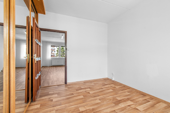 Byt 4+1 v Blatné – ložnice - Prodej bytu 4+1 v osobním vlastnictví 74 m², Blatná