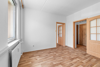 Byt 4+1 v Blatné – pracovna/pokoj - Prodej bytu 4+1 v osobním vlastnictví 74 m², Blatná