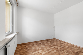 Byt 4+1 v Blatné – dětský pokoj - Prodej bytu 4+1 v osobním vlastnictví 74 m², Blatná