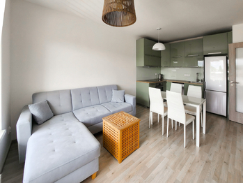 Obývací pokoj a kk - Prodej bytu 2+kk v osobním vlastnictví 49 m², Praha 9 - Vysočany